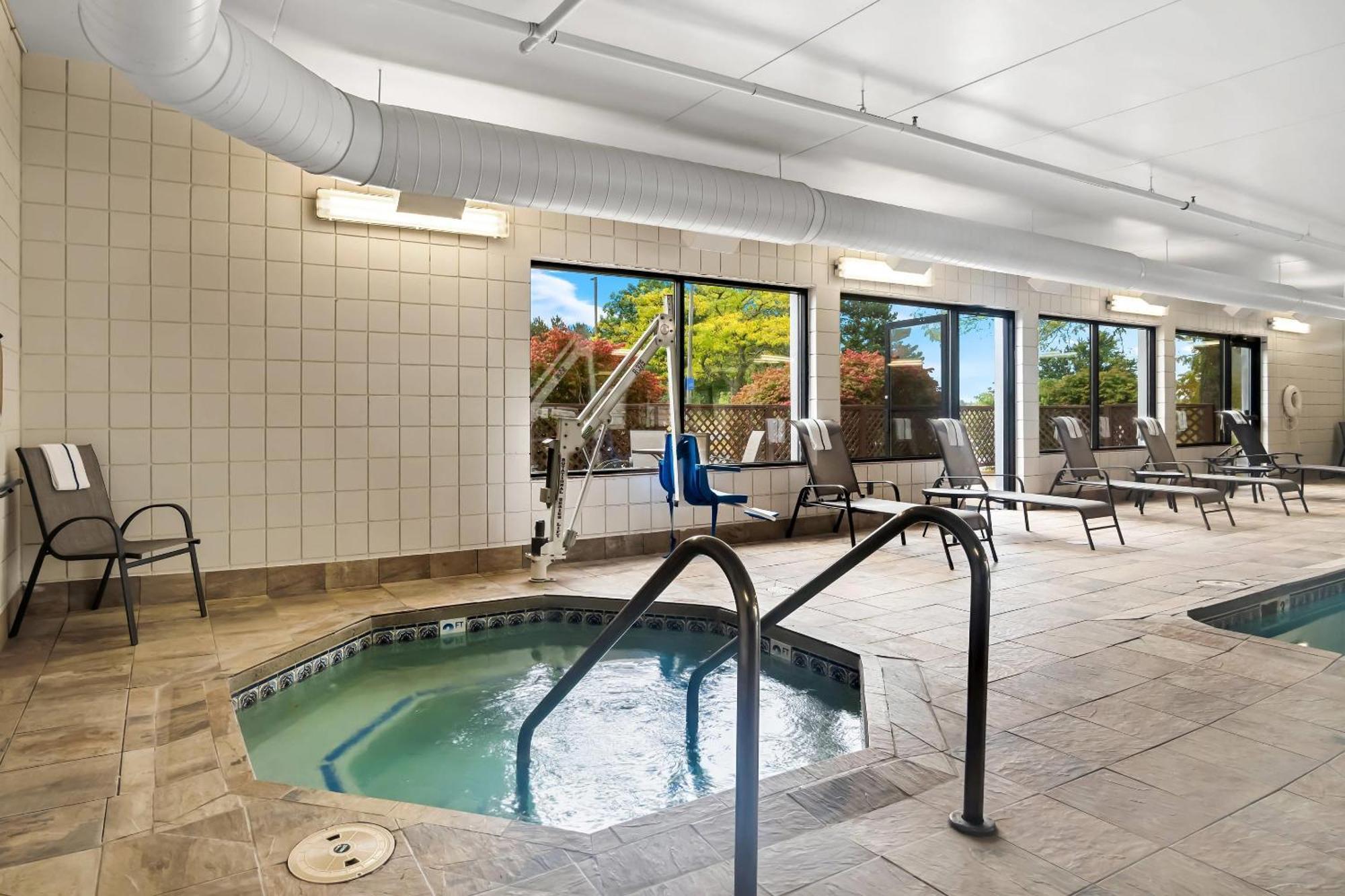 Hampton Inn Cadillac Exterior foto